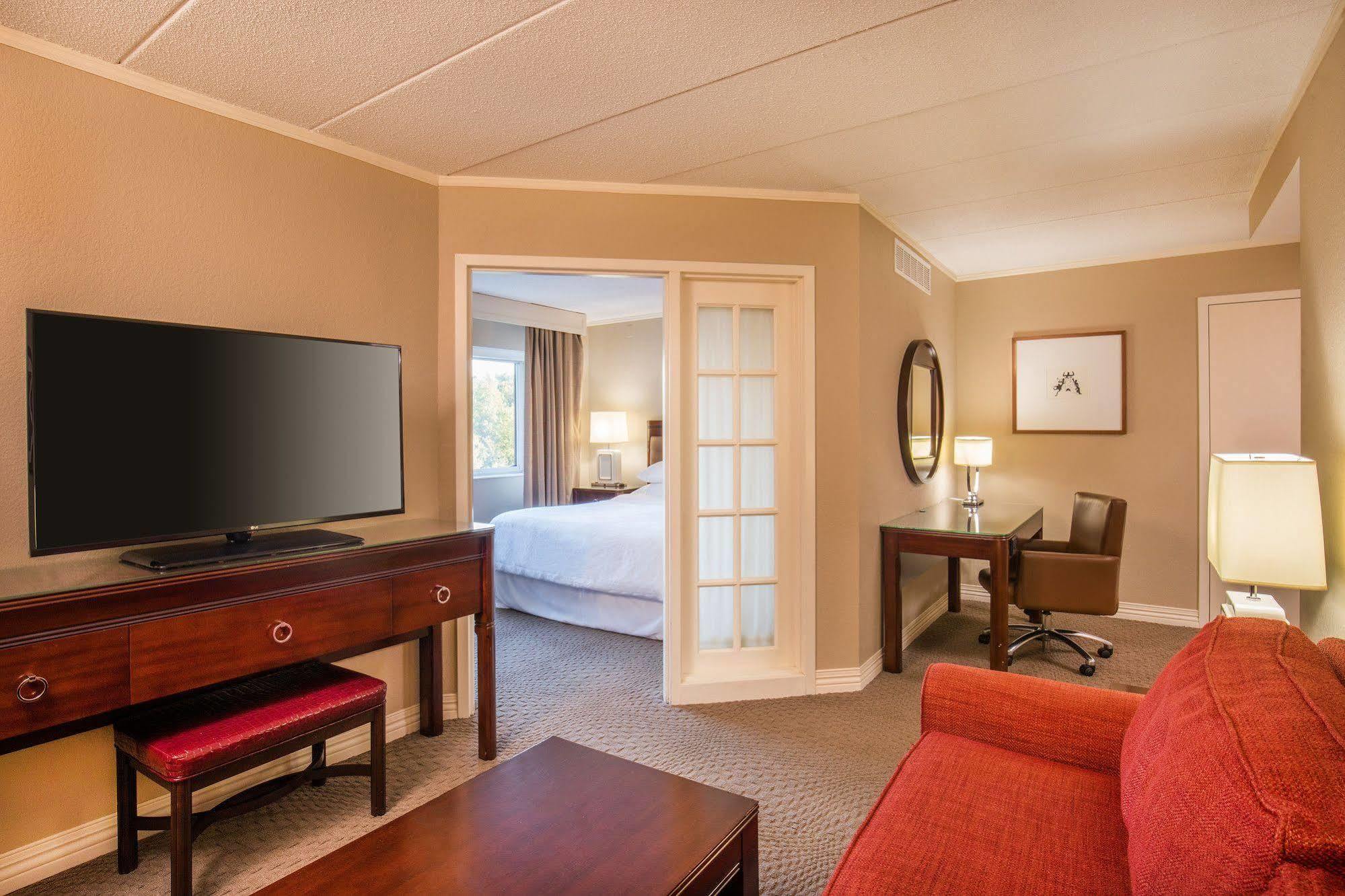 Sheraton Framingham Hotel & Conference Center Exteriér fotografie